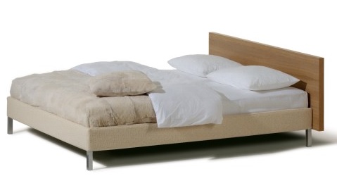 Schramm gala 18 bed met omranding of boxspring met hoofdbord hout,dealer theo bot,matras mythos,zwaag